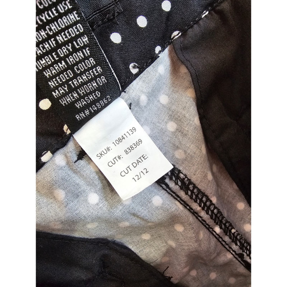 Torrid Mid Rise Polka Dot Shorts Size 24 - Picture 4 of 5